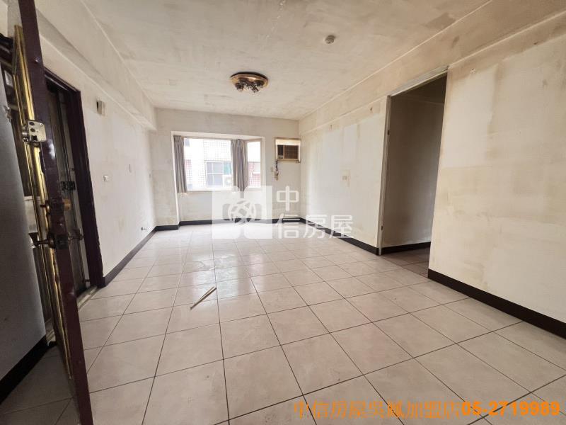 民雄工業區旁電梯四房房屋室內格局與周邊環境