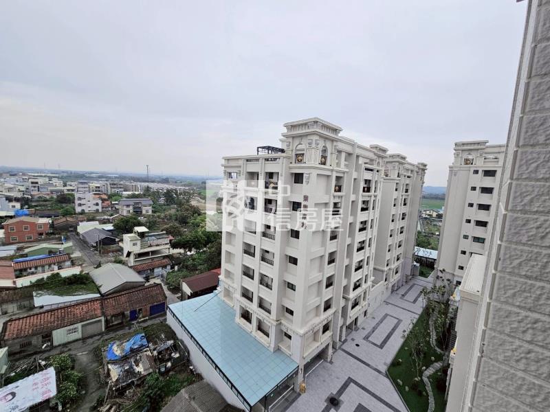 善化樂樂南科次頂樓景觀2房平車房屋室內格局與周邊環境