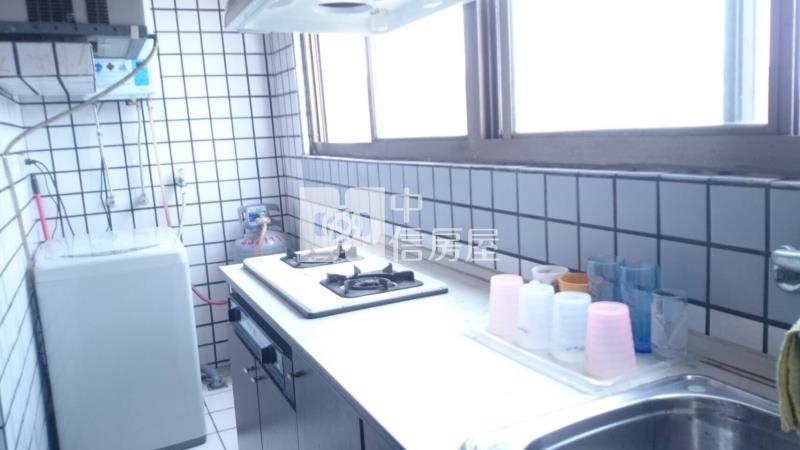 中壢後站前後陽台大套房房屋室內格局與周邊環境