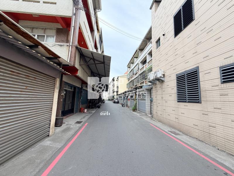 員林大同國中前院車庫別墅房屋室內格局與周邊環境