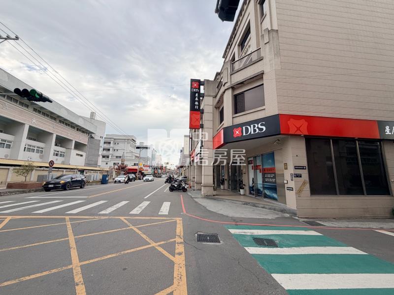 員林大同國中前院車庫別墅房屋室內格局與周邊環境