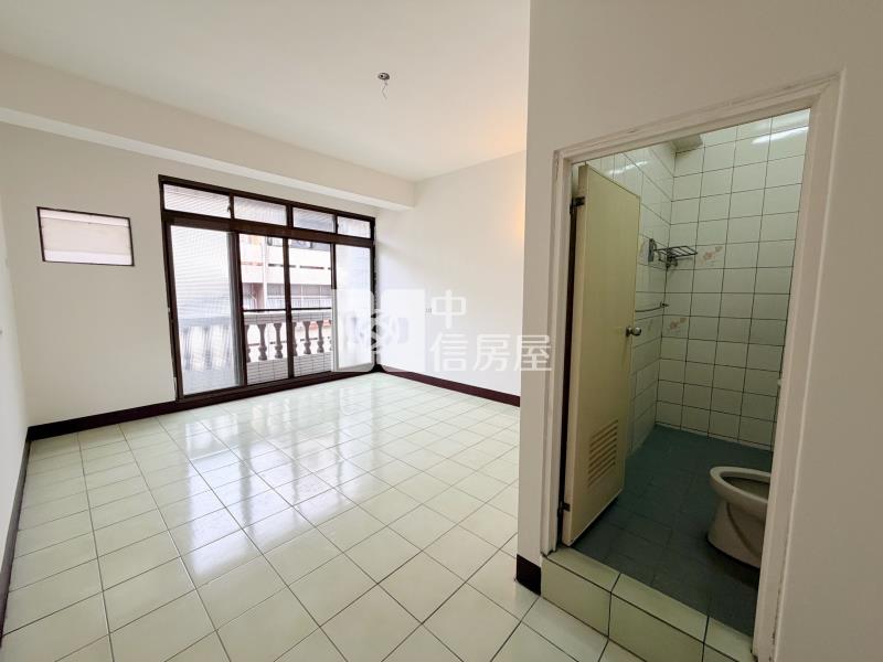 員林大同國中前院車庫別墅房屋室內格局與周邊環境