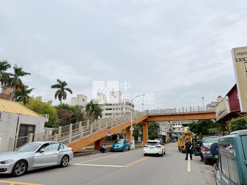 烏日首府大三房機能絕佳房屋室內格局與周邊環境