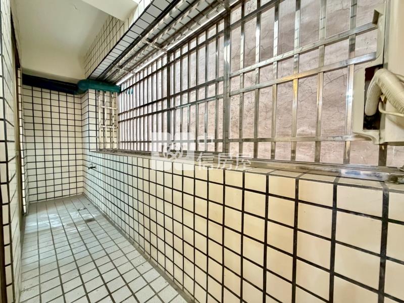 烏日首府大三房機能絕佳房屋室內格局與周邊環境