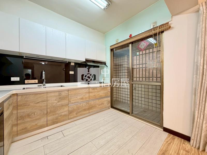 烏日首府大三房機能絕佳房屋室內格局與周邊環境