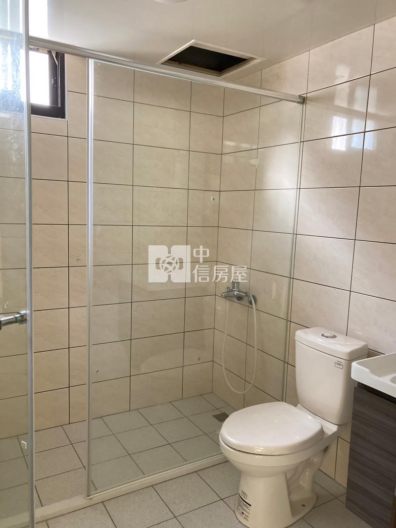 龍泉一街透天房屋室內格局與周邊環境