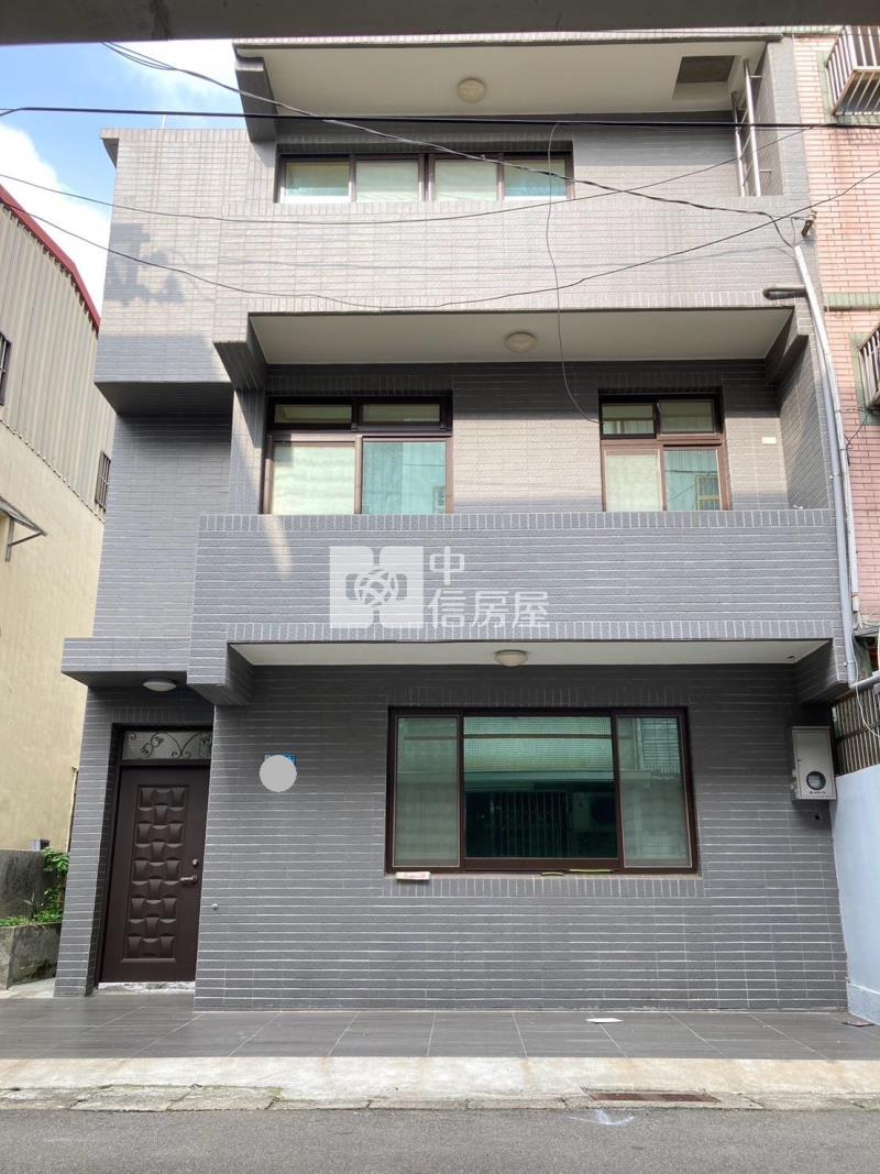 龍泉一街透天房屋室內格局與周邊環境