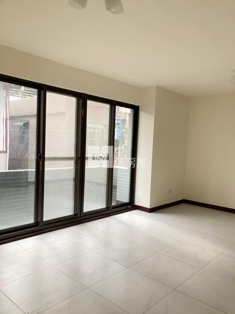 龍泉一街透天房屋室內格局與周邊環境