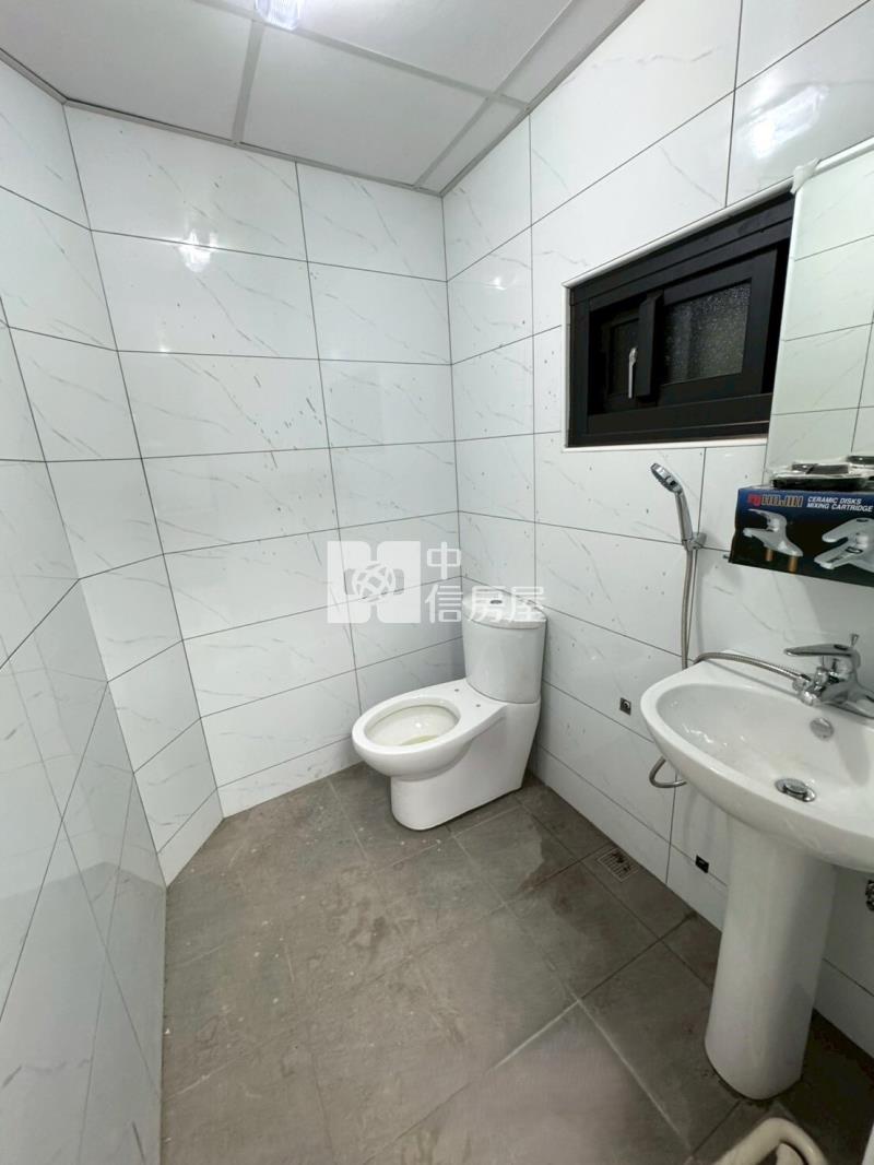 麻豆稀有釋出就這一間整新3套房透天房屋室內格局與周邊環境