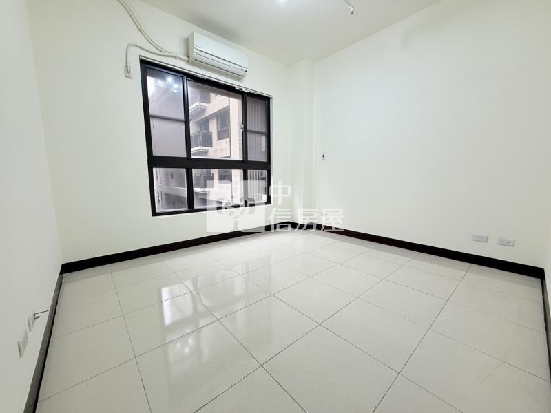 南勢重劃區室內大2+1房車房屋室內格局與周邊環境