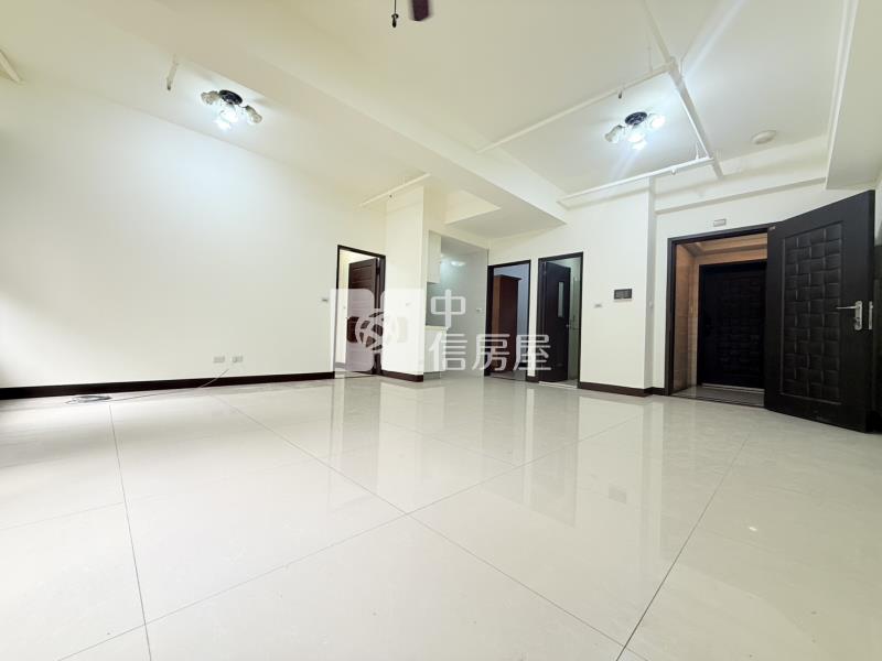 南勢重劃區室內大2+1房車房屋室內格局與周邊環境