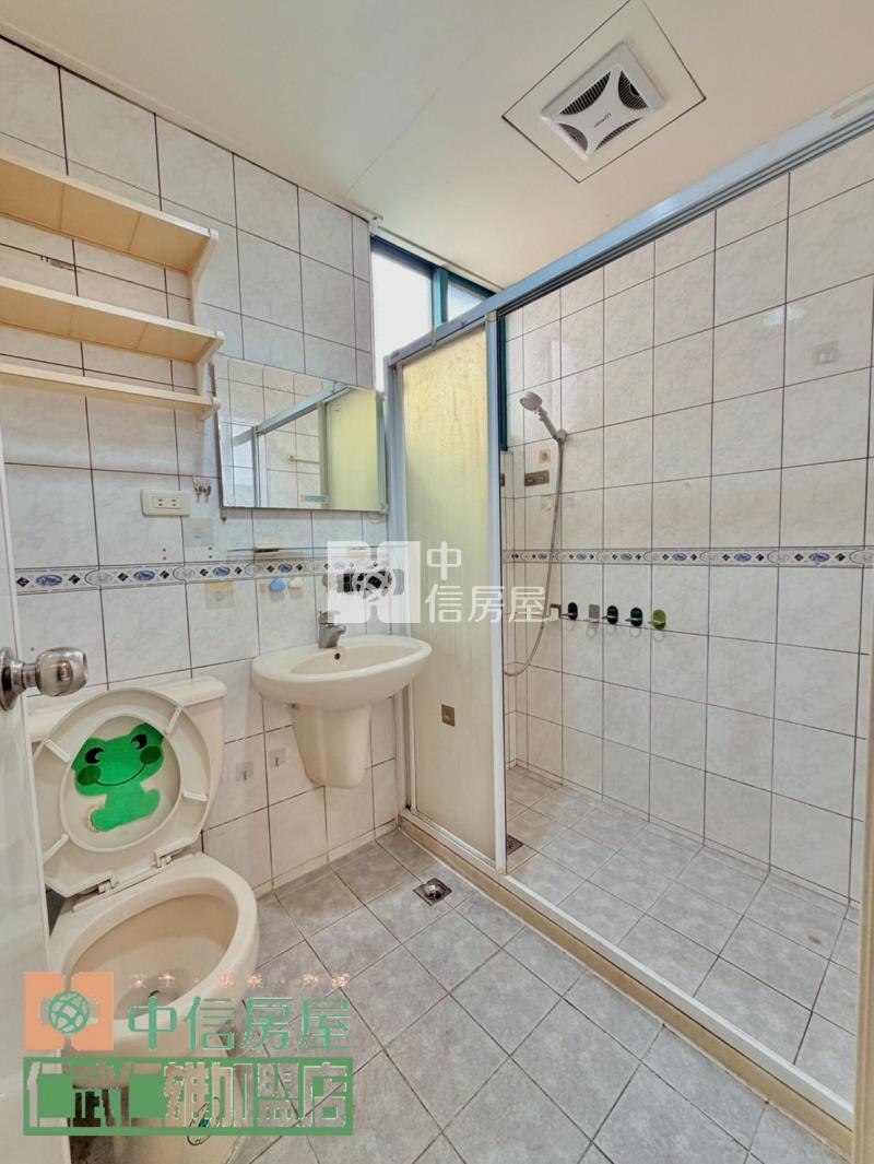 榮總商圈四房含車位房屋室內格局與周邊環境