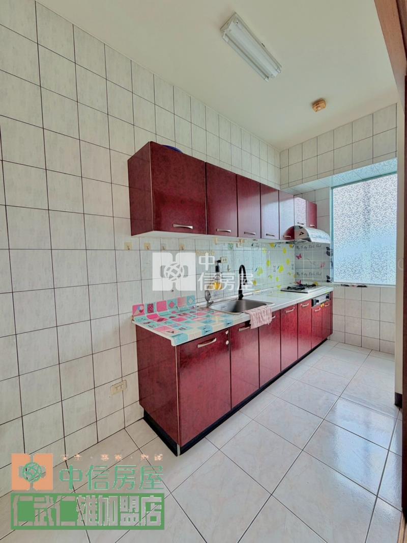 榮總商圈四房含車位房屋室內格局與周邊環境