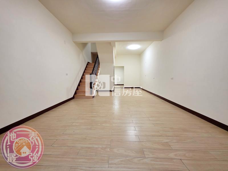 平鎮家樂福低總價美透天房屋室內格局與周邊環境