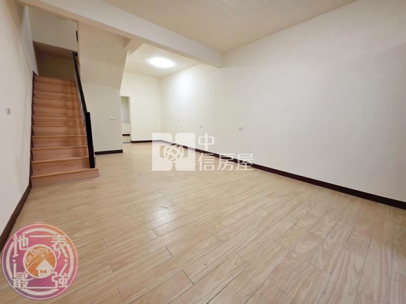 平鎮家樂福低總價美透天房屋室內格局與周邊環境