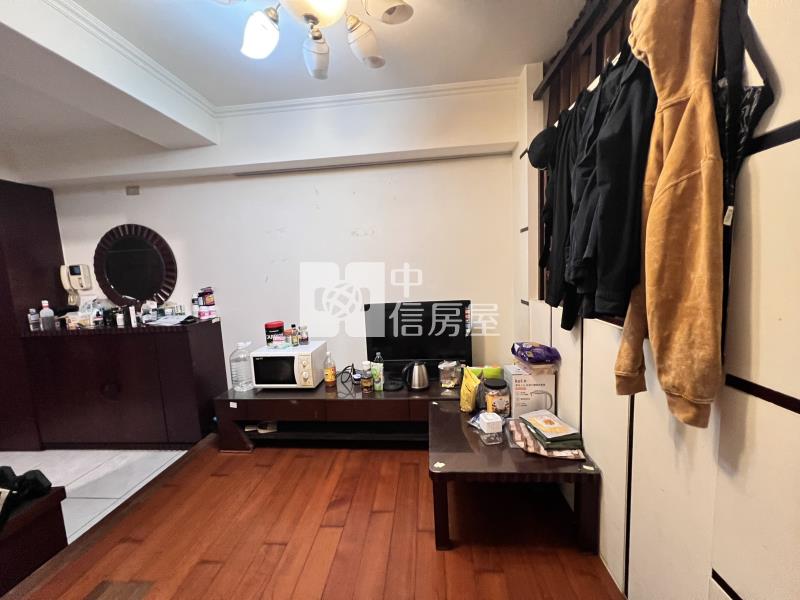 中壢DSOGO百老匯大套房房屋室內格局與周邊環境