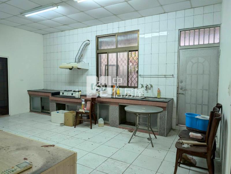 草屯都內農舍房屋室內格局與周邊環境