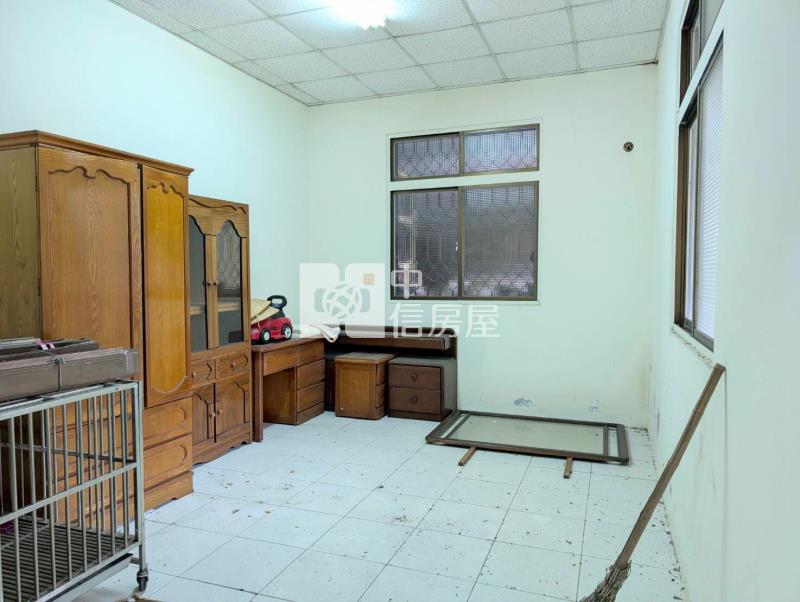 草屯都內農舍房屋室內格局與周邊環境