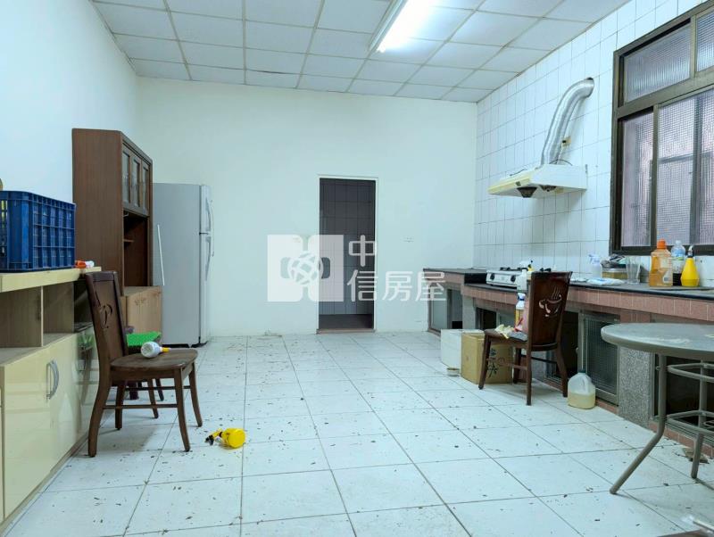 草屯都內農舍房屋室內格局與周邊環境