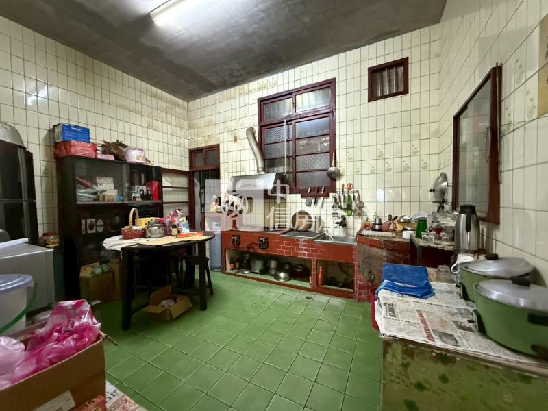 體育園區透店房屋室內格局與周邊環境