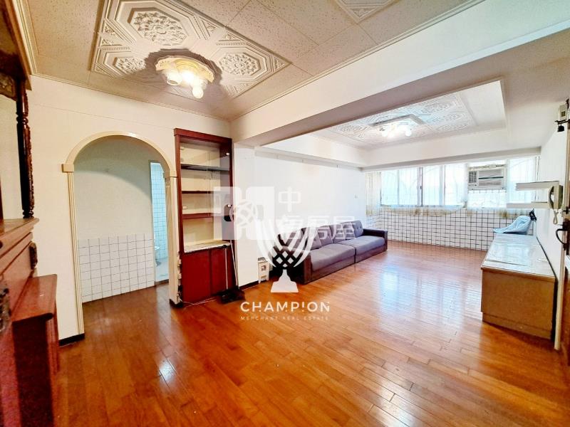 【冠軍】海科旁臨港寧靜美寓房屋室內格局與周邊環境