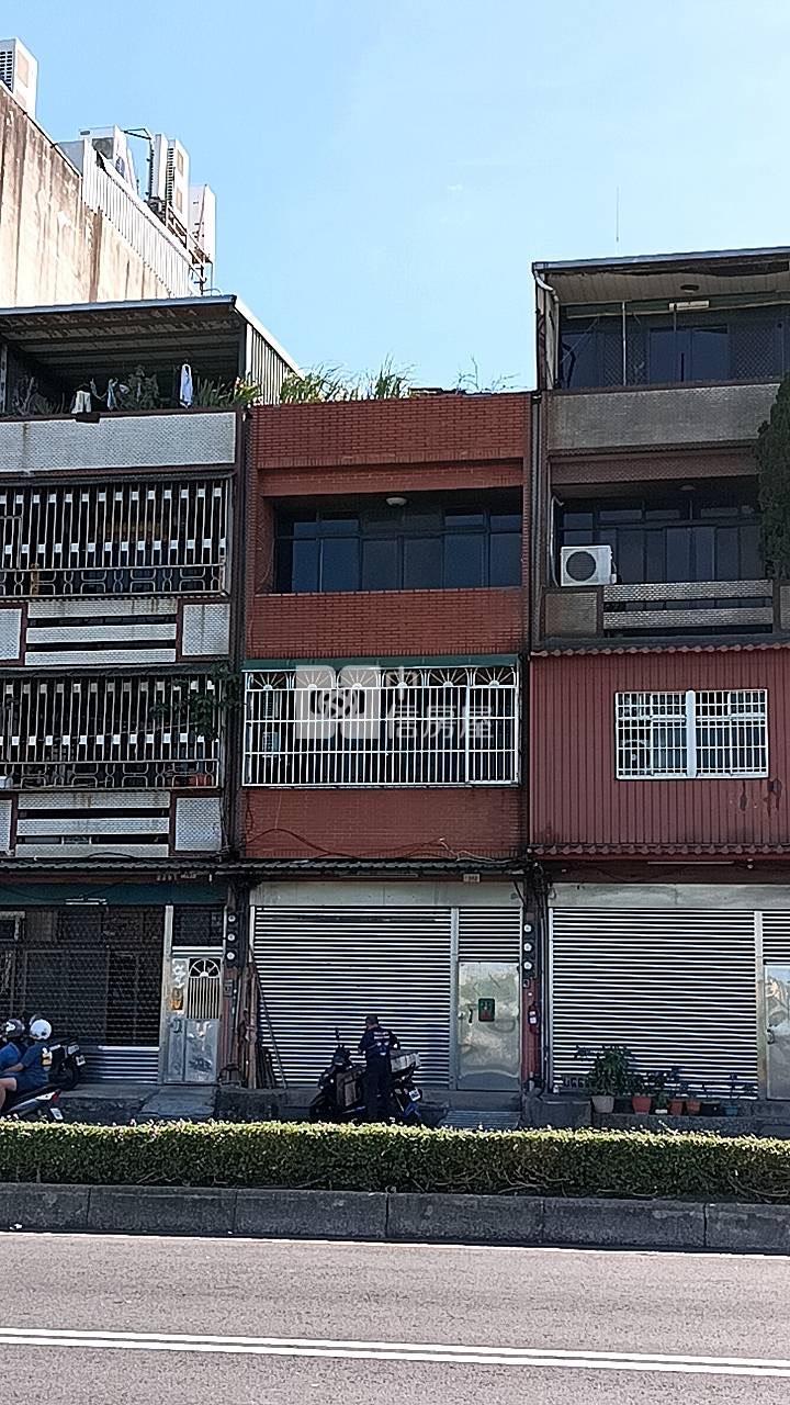 體育園區大地坪透店房屋室內格局與周邊環境