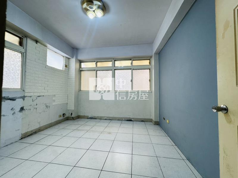 ▲女中旁實惠平地三樓房屋室內格局與周邊環境