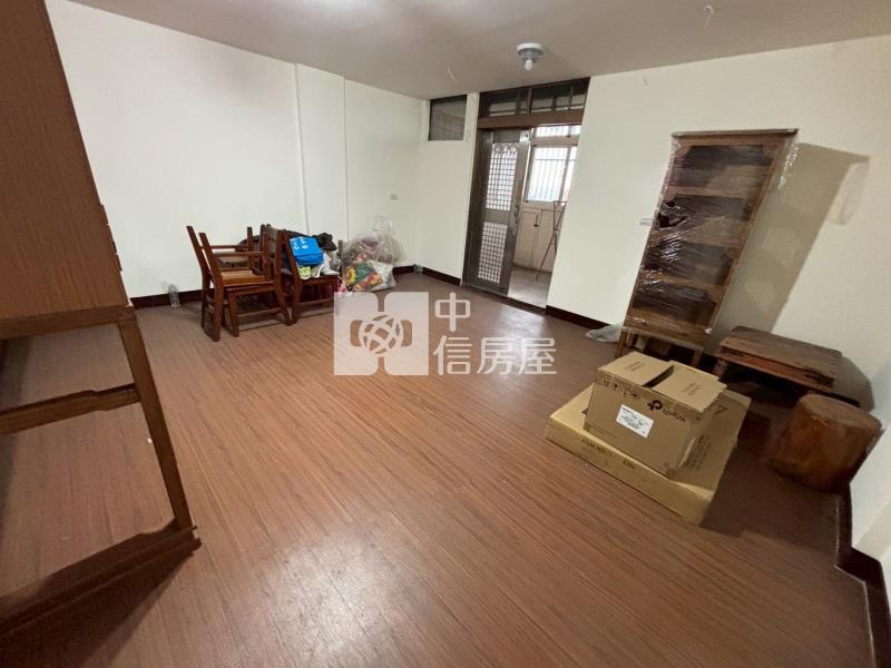 紅瓦厝大六房雙車美透天房屋室內格局與周邊環境