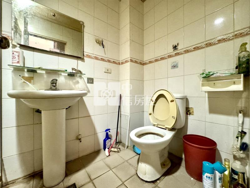 台中國際機場震後孝親美透天房屋室內格局與周邊環境