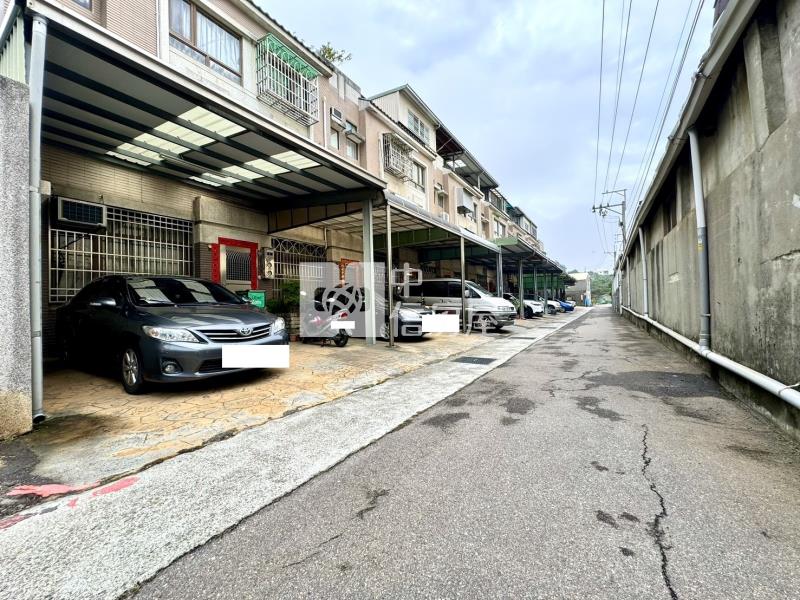 台中國際機場震後孝親美透天房屋室內格局與周邊環境