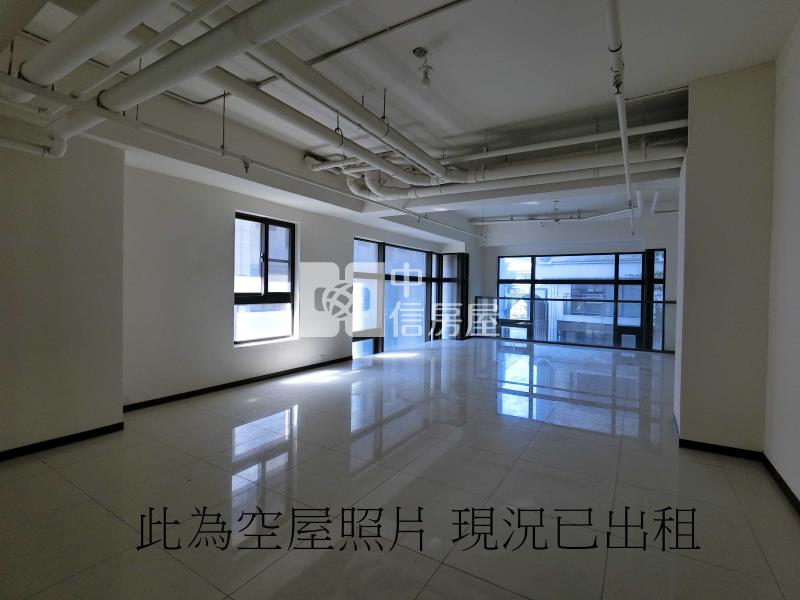 內壢三角窗收租金店面房屋室內格局與周邊環境