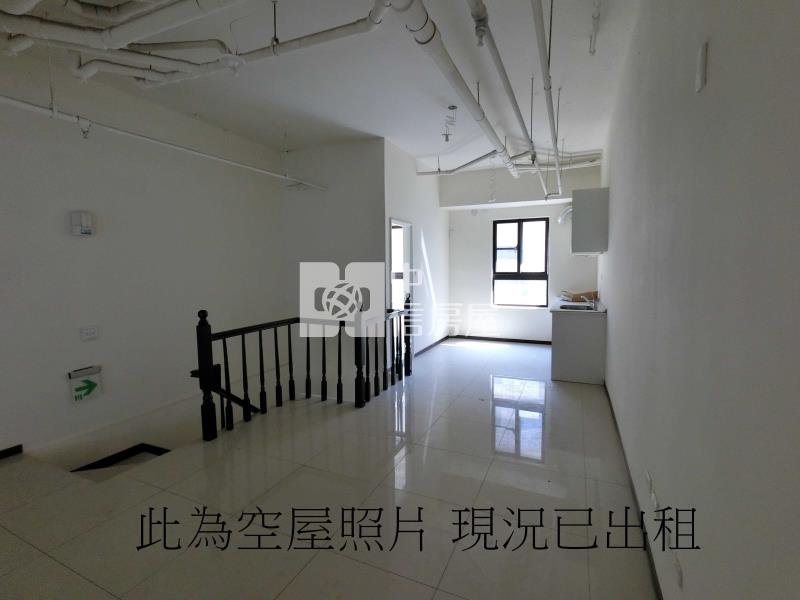 內壢三角窗收租金店面房屋室內格局與周邊環境