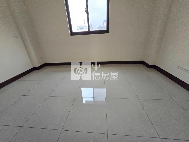 草漯全新電梯透天(前院有車庫)房屋室內格局與周邊環境