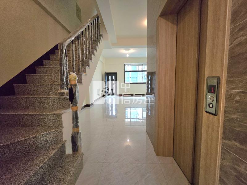 草漯全新電梯透天(前院有車庫)房屋室內格局與周邊環境