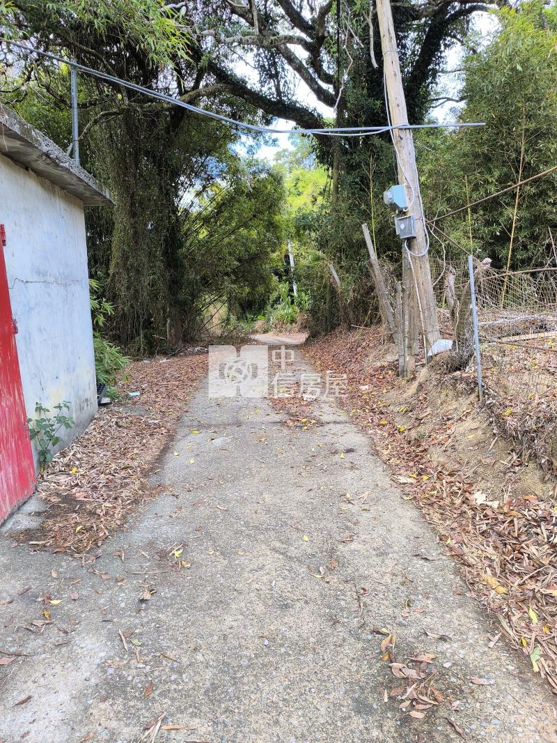 東勢區石圍墻山坡地房屋室內格局與周邊環境