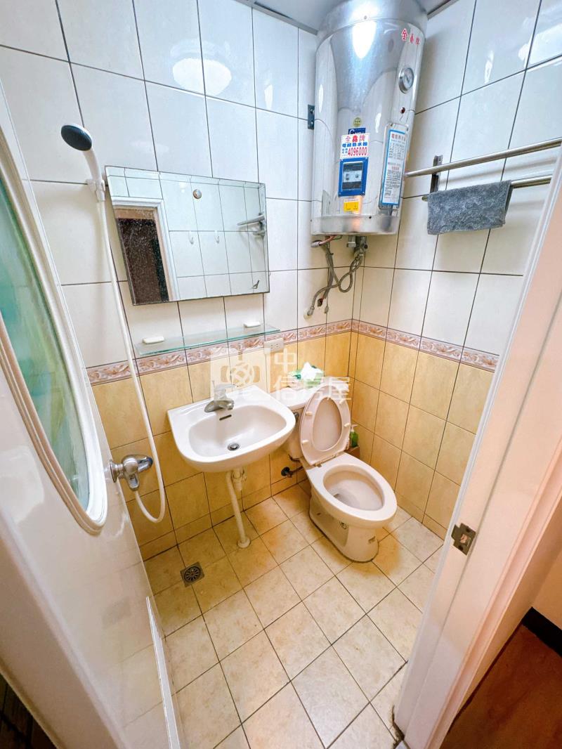 中原商圈收租四套房房屋室內格局與周邊環境