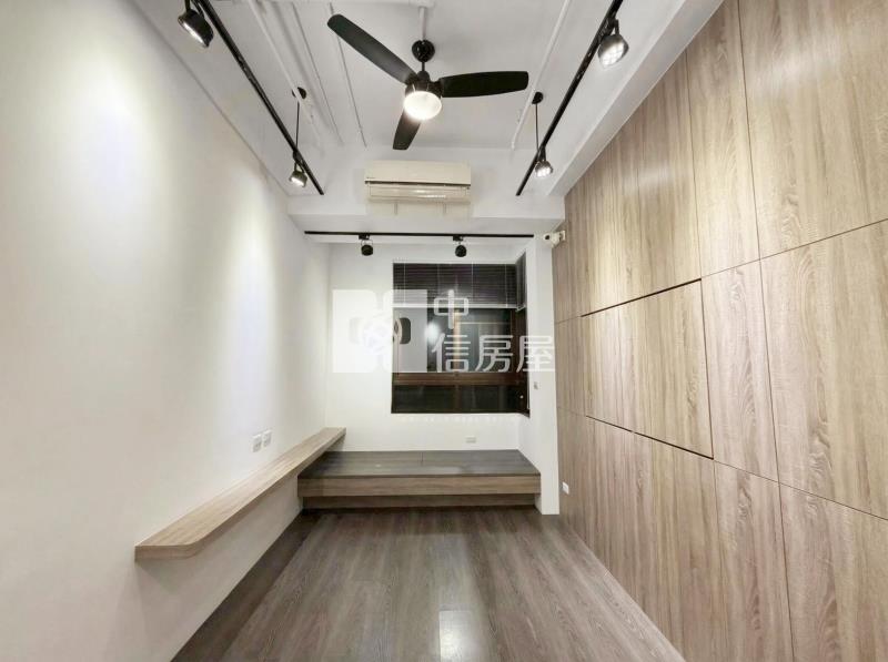 城上城曦望暖陽二改一房房屋室內格局與周邊環境