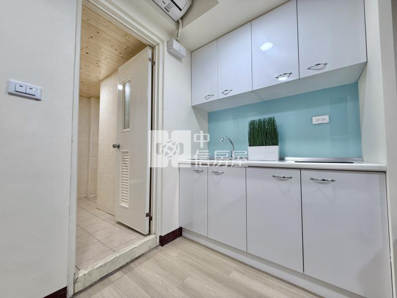 抗通膨｜鑑價到位｜中國醫高樓層無限視野電梯美２房房屋室內格局與周邊環境