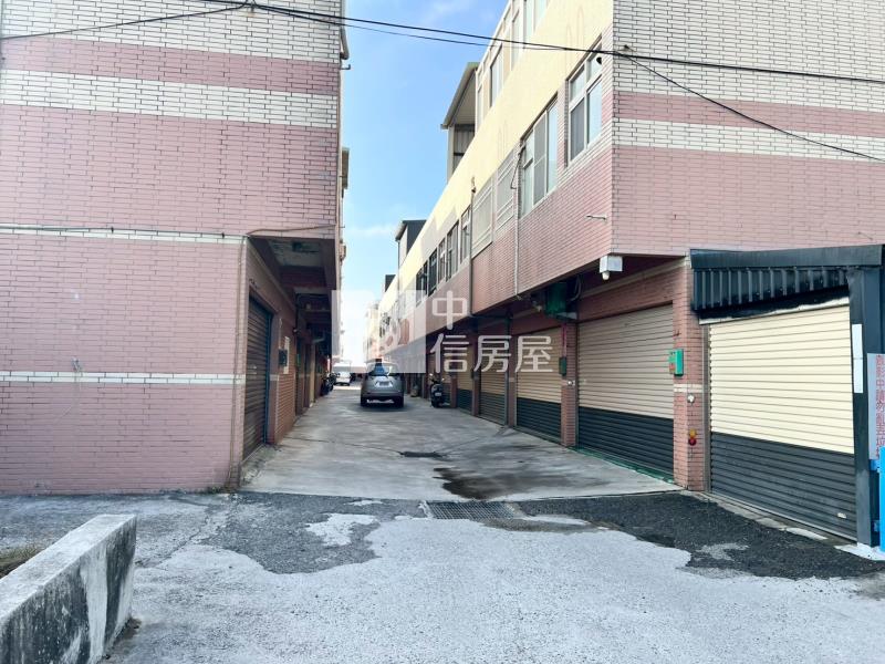 芳苑社區型邊間透天厝房屋室內格局與周邊環境