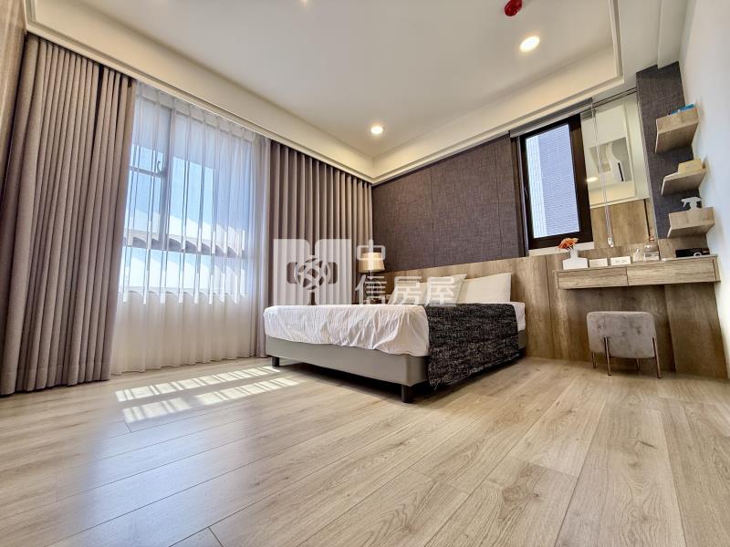 泓大重劃區臨8米路精美裝潢三面採光邊間雙車透天房屋室內格局與周邊環境