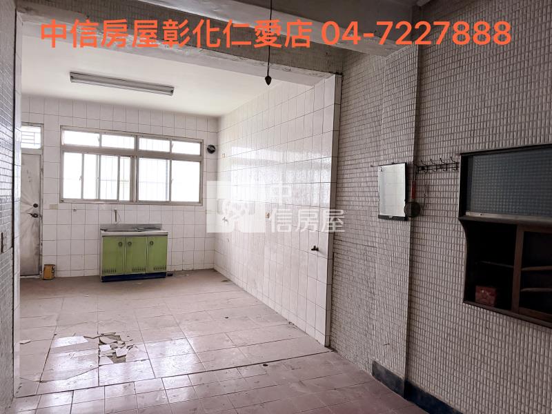 中山路星巴克旁店面房屋室內格局與周邊環境