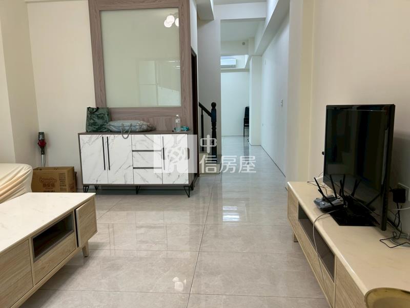 海東國小輕屋齡朝南雙車墅房屋室內格局與周邊環境