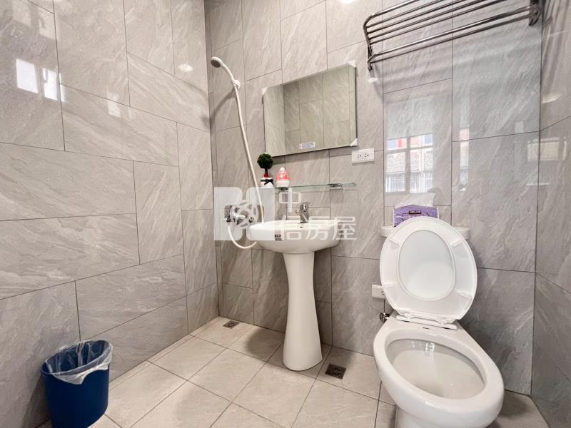 斗南國小旁全新整理車位透天房屋室內格局與周邊環境