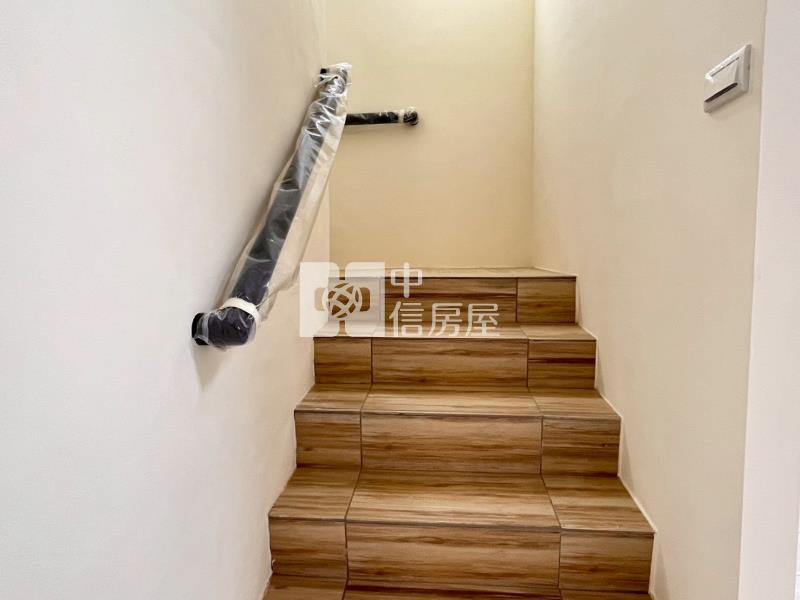 斗南國小旁全新整理車位透天房屋室內格局與周邊環境