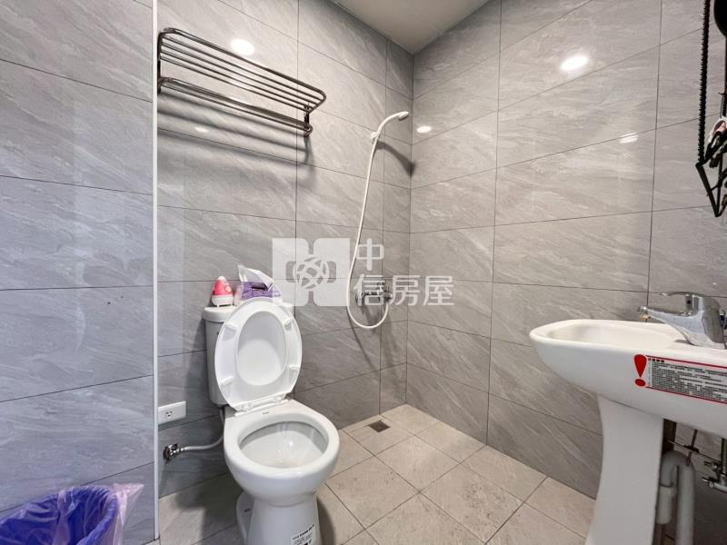 斗南國小旁全新整理車位透天房屋室內格局與周邊環境