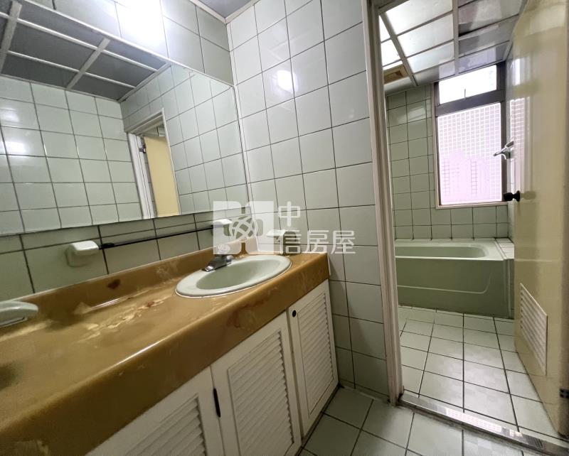 百吉利花園高樓三房平車（專任）房屋室內格局與周邊環境