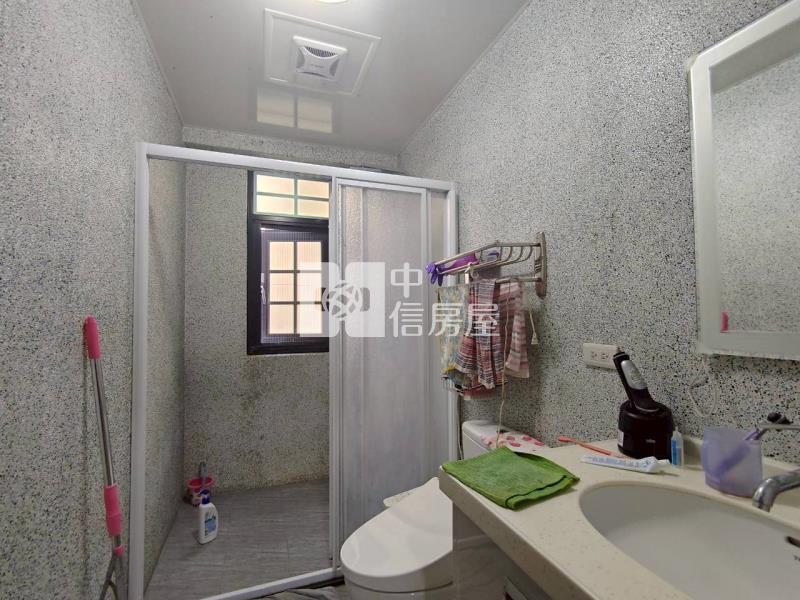 湖口市場輕屋齡美別墅房屋室內格局與周邊環境