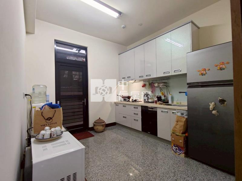 湖口市場輕屋齡美別墅房屋室內格局與周邊環境