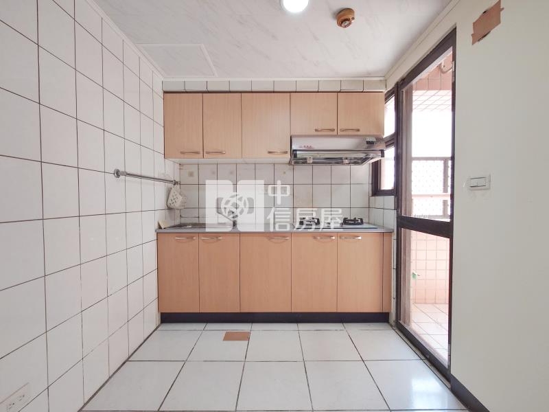 水湳麥克阿瑟2+1房房屋室內格局與周邊環境