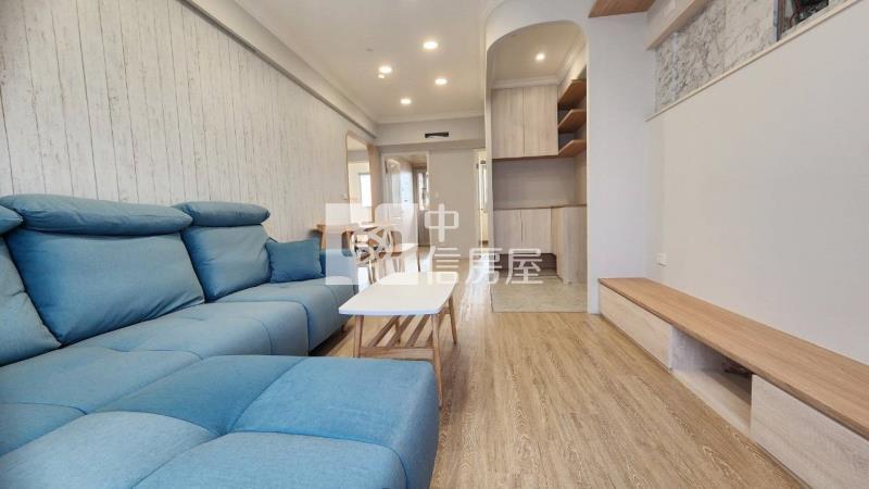 近愛買商圈宏國真愛E區13樓房屋室內格局與周邊環境